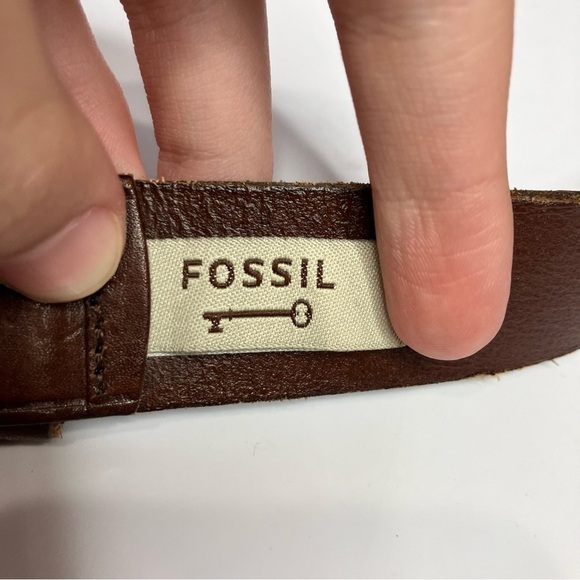 Fossil studded genuine leather belt size medium - Picture 2 of 6